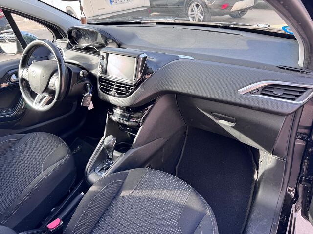 PEUGEOT 208 TECH 1.2 E-THP LPG AUTO SPANISH LHD IN SPAIN 70000 MILES SUPER 2019